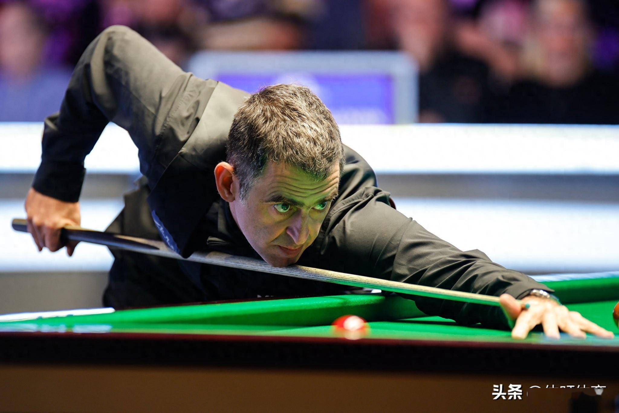 的背后都有 的背后都有