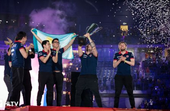 客串后卫+神之一漏，索博当选与纽卡一役利物浦队内最佳球员