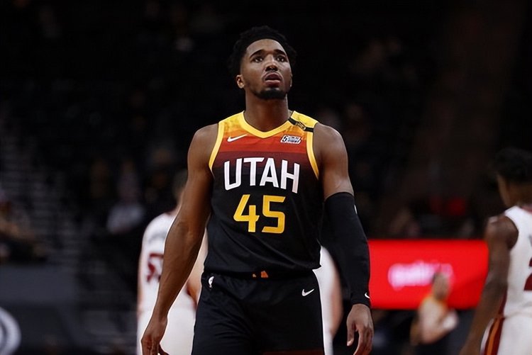 意媒：都灵目标重返欧战，将与米兰双雄竞争克尔斯托维奇和比约尔.